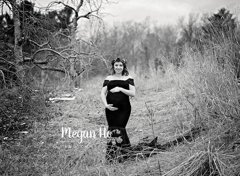 black and white maternity portrait nh winter
