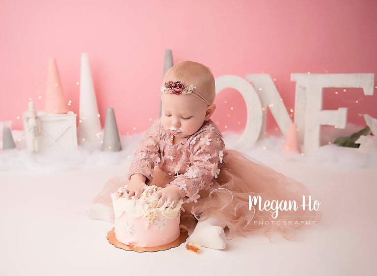 cake smash session pink and white in New Hampshire studio